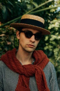 Classic Boater -Lock & Co Hatters Sales CLASSIC BOATER LIFESTYLE SHOT 1 08dee718 8d6e 457e 98ba c28de2cd7022