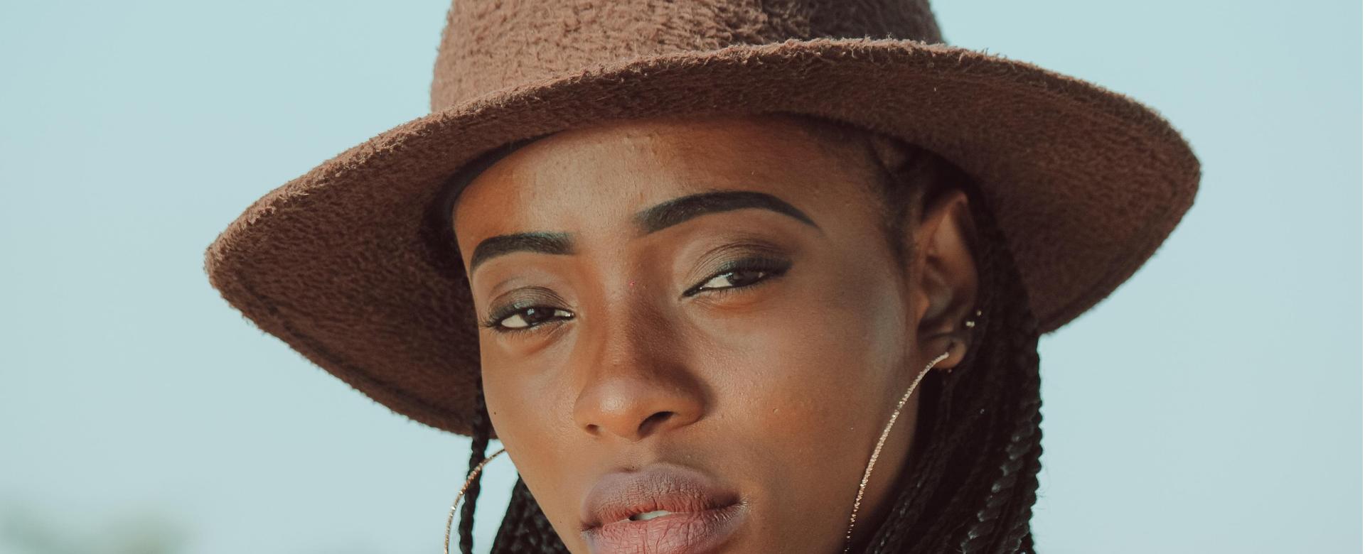 Lock & Co Hatters Sales -Lock & Co Hatters Sales woman 6771278 1920